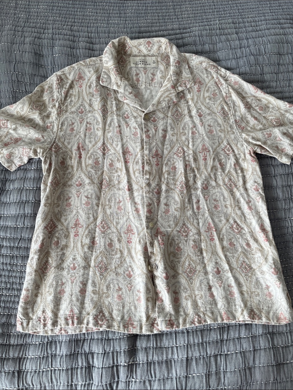 Abercrombie & Fitch Light Cream Short-Sleeve Paisley Button-Down Shirt
